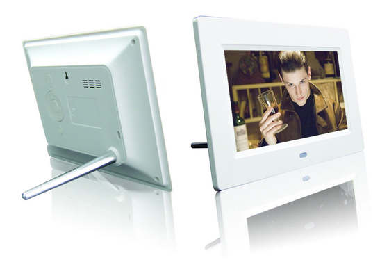 3.5-7W LCD Digital Photo Frame 7&quot; 250-300cd/m2 Brightness For Family / Commercial