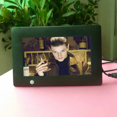 PIR motion sensor operated 7 inch HD LCD digital photo frame for marketing/promotion