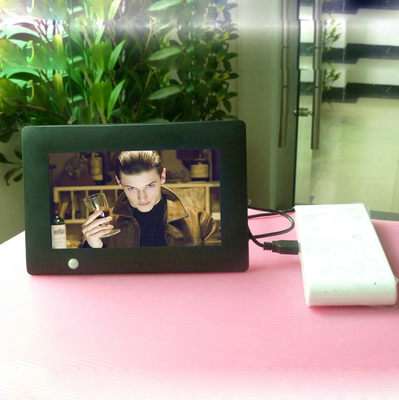 PIR motion sensor operated 7 inch HD LCD digital photo frame for marketing/promotion