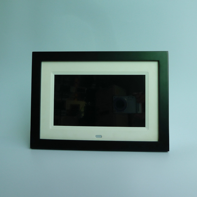 HD IPS Screen less expensive 7 inch ogrammable Android O.S. Touch Screen WiFi Digital Photo Frame with wooden frame