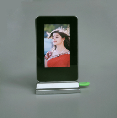 Battery Operated Inch 350-400cd/m2 LCD Digital Photo Frame